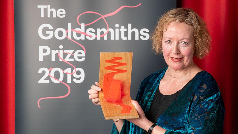 Lucy Ellmann wins the Goldsmiths Prize in 2019
